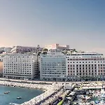 Royal Continental Hotel 4*