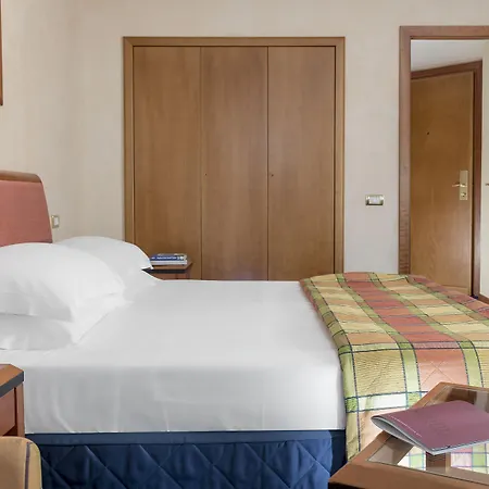 Hotel Royal Continental Nápoles