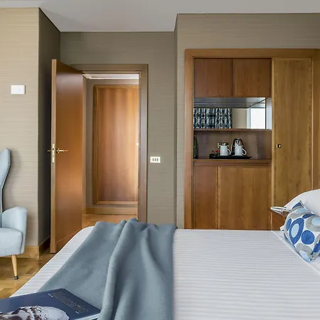 Royal Continental 4* Nápoles
