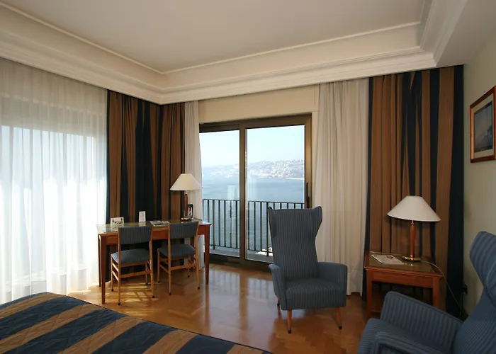 Royal Continental Hotel 4*