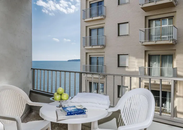 Hotel Royal Continental 4*