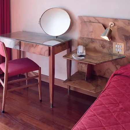 Royal Continental 4* Nápoly