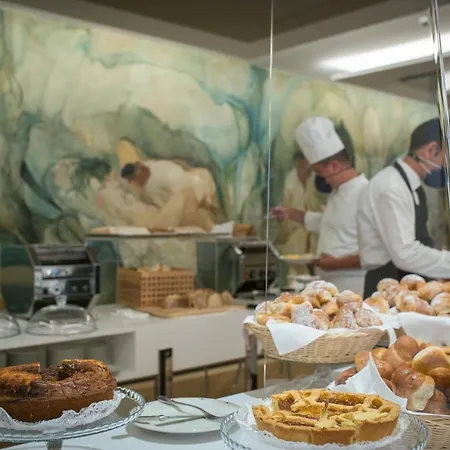 Royal Continental Szálloda Nápoly