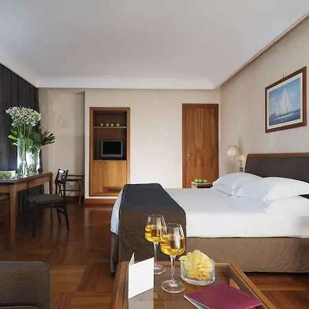 Royal Continental Hotel 4*