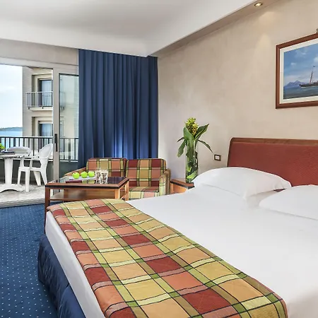 Hotel Royal Continental 4*