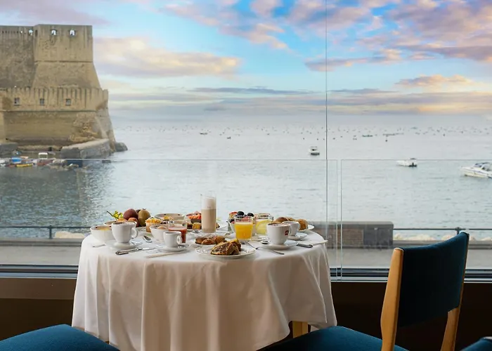 Royal Continental Отель Неаполь