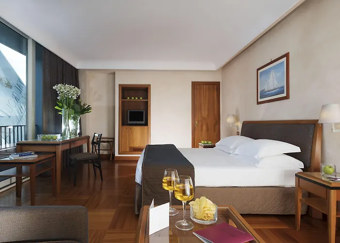 Royal Continental Hotel 4*