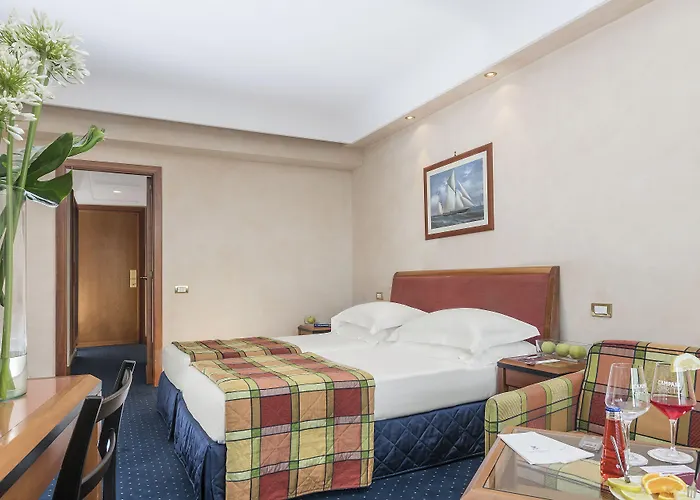 Royal Continental 4* Naples