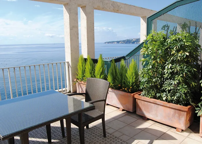 Royal Continental Hotel 4*