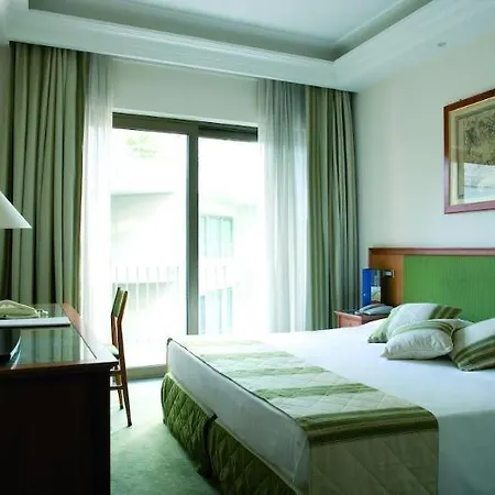 Royal Continental Hotel 4*