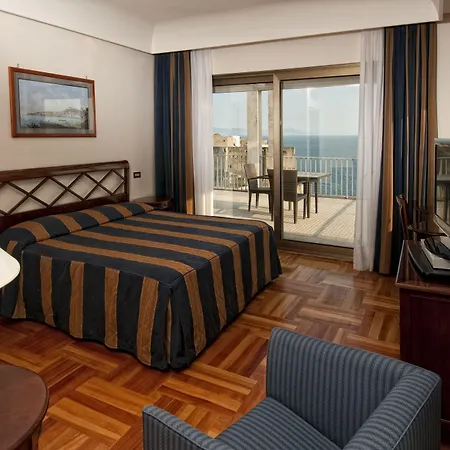 Hotel Royal Continental 4*