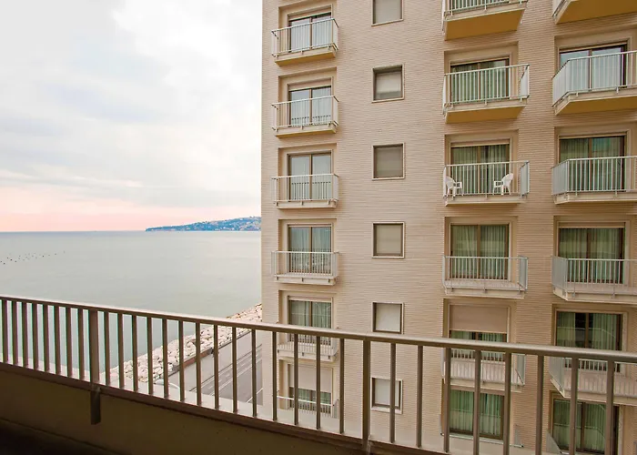 Royal Continental Hotel 4*